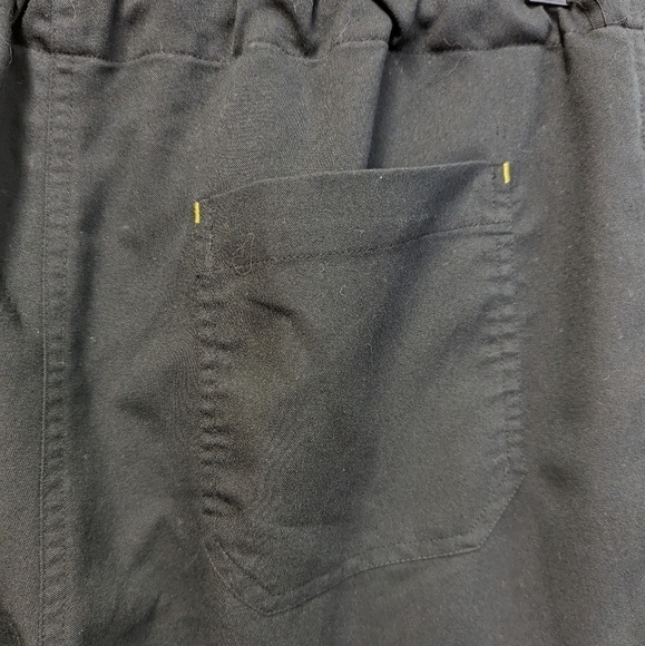 Figs Women's Black Scrubs Pants M Multi pockets Loose Straight Leg - Picture 7 of 11